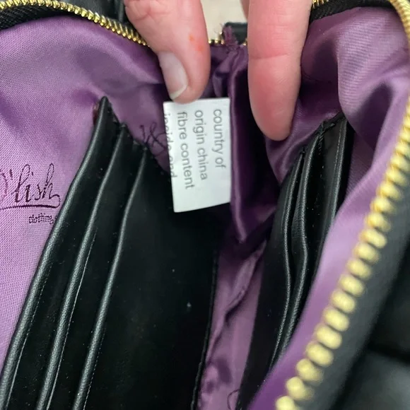 3/25$ 🛒 Ruffled-edge Wrislet Purse - Picture 7 of 11